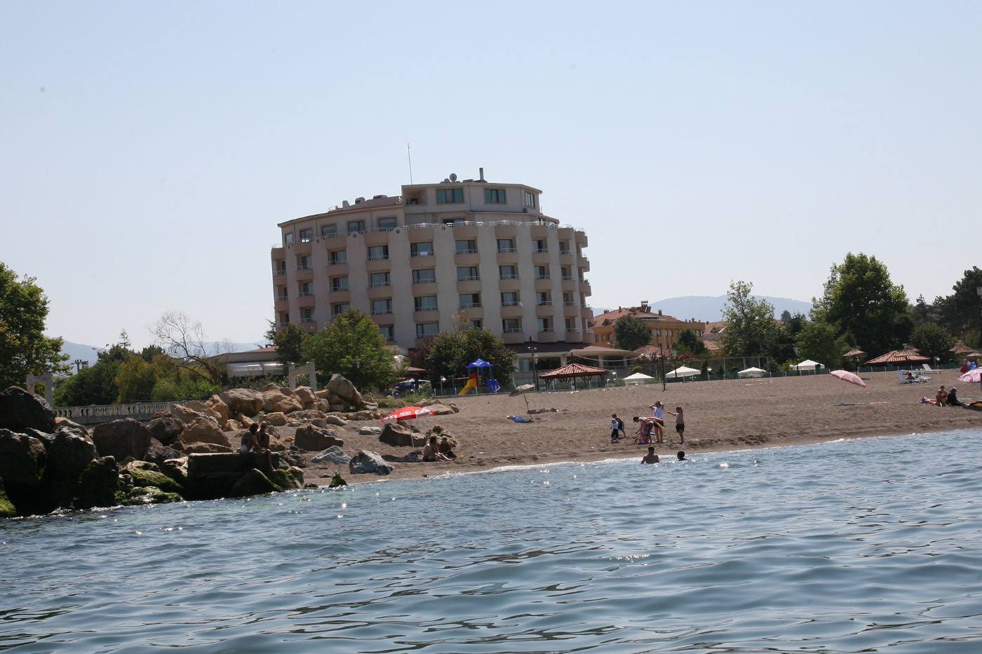 Otel dış görünüm, denizden görünüş